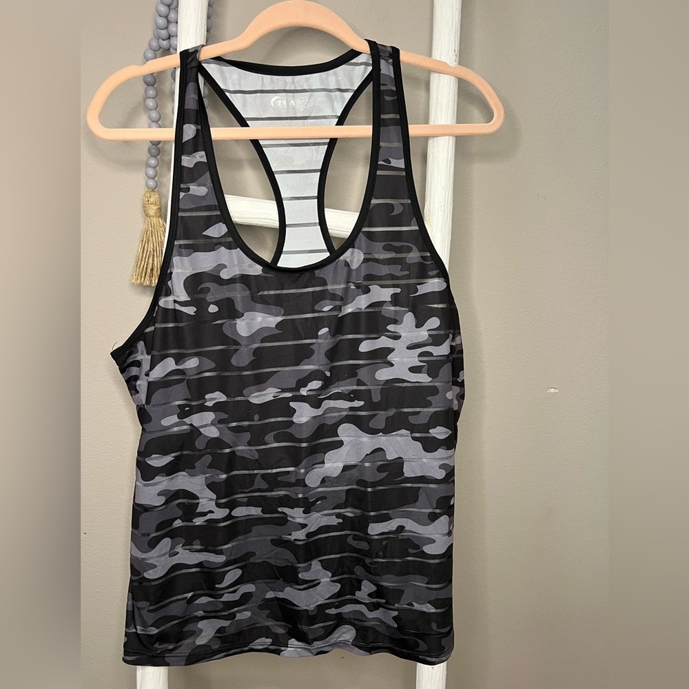 Women’s workout camo tank xxl